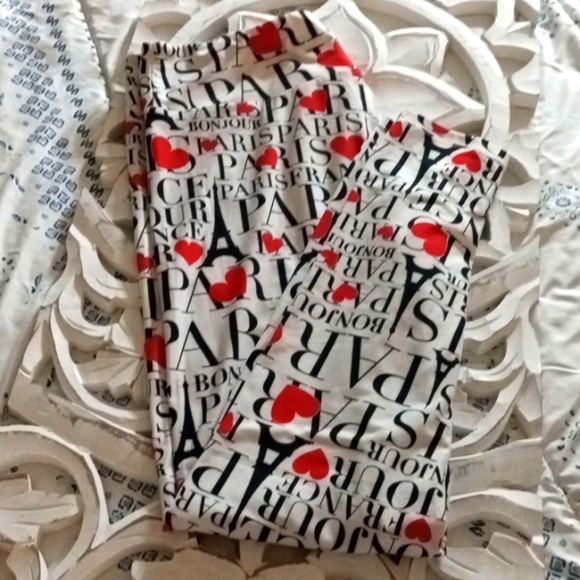 LulaRoe Women's SZ TC Paris Eiffel Tower 🗼 Valentine ❤️ Soft Comfy Leggings - Picture 2 of 10